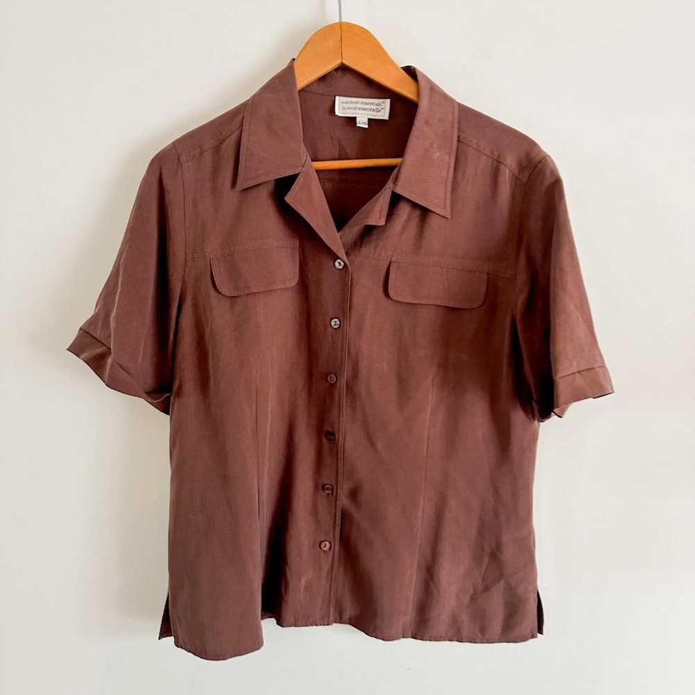Vintage Wardrobe Essentials Collared Blouse in Brown